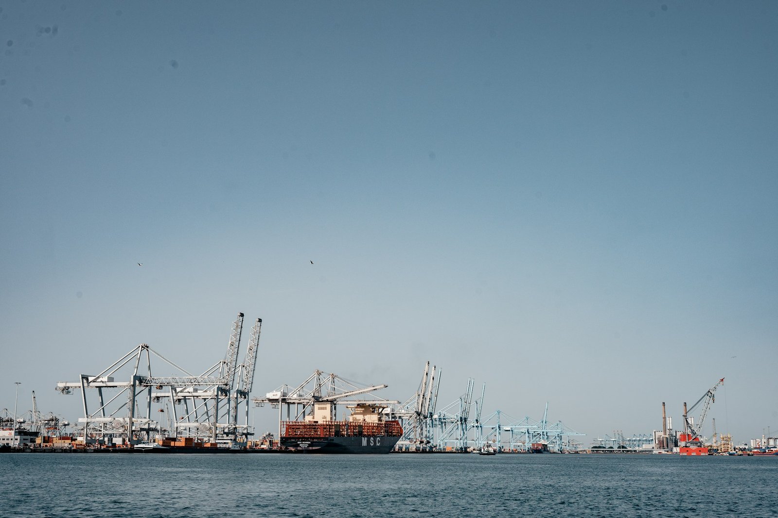 Containerschip in de Rotterdamse haven